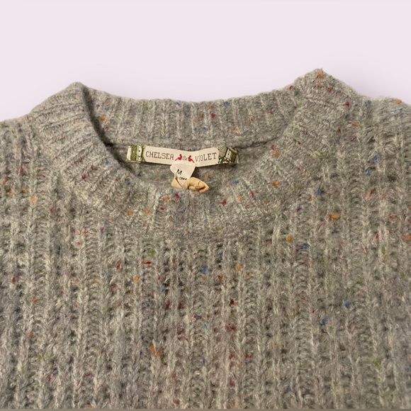 Women’s Medium Chelsea & Violet Soft Gray Sweater - Picture 4 of 5